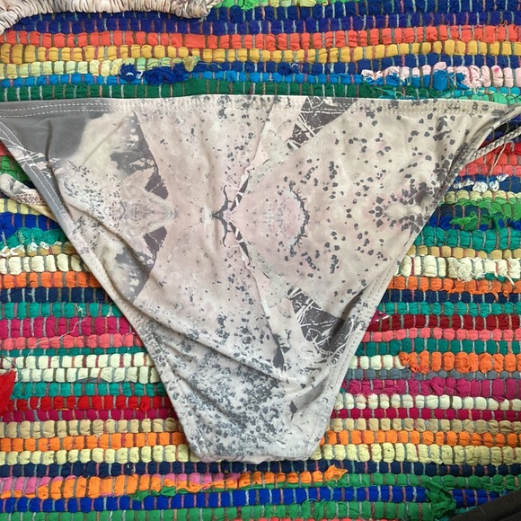 Amorroma™️ Rare Vintage 2013 Grey + Pastel Pink Lycra/Spadex Bikini 👙 SMALL 🤍 - Picture 8 of 10